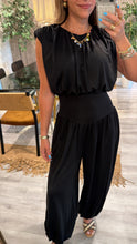 Cargar imagen en el visor de la galería, Chic and comfy jumpsuit