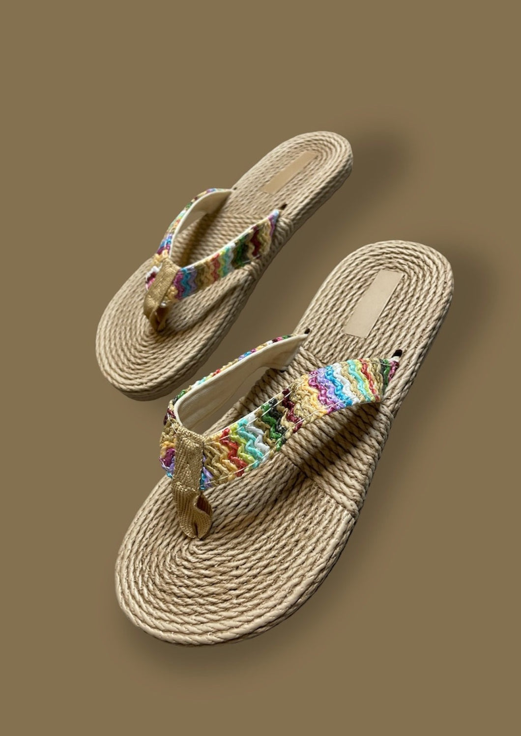Resort flat sandals