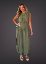 Cargar imagen en el visor de la galería, Chic and comfy jumpsuit