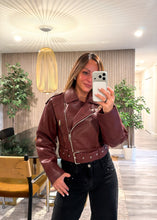 Load image into Gallery viewer, Solid belted jacket
