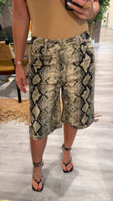 Load image into Gallery viewer, Snake bermuda shorts
