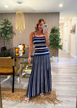 Load image into Gallery viewer, Contrast lines dress

