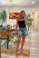 Load image into Gallery viewer, Denim shorts 46

