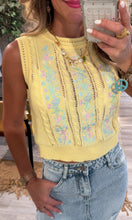 Load image into Gallery viewer, Floral knit top
