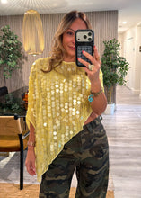 Cargar imagen en el visor de la galería, Fashion yellow poncho
