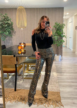 Cargar imagen en el visor de la galería, Metallic leopard jeans
