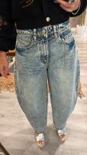 Load image into Gallery viewer, Barrel jeans 41
