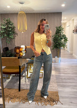 Load image into Gallery viewer, STUDS DETAILS DENIM JEANS
