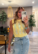 Load image into Gallery viewer, Floral knit top
