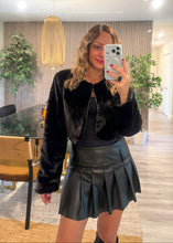 Cargar imagen en el visor de la galería, Cardigan fur cropped
