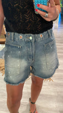 Load image into Gallery viewer, Denim shorts 46
