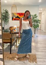 Cargar imagen en el visor de la galería, Denim long skirt
