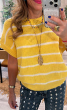 Load image into Gallery viewer, Relaxed style sweater
