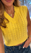 Cargar imagen en el visor de la galería, Everyday knit vest
