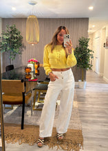 Cargar imagen en el visor de la galería, Asymmetrical barrel jeans
