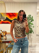 Cargar imagen en el visor de la galería, Sequin animal print top
