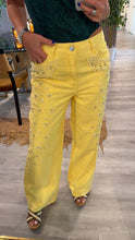 Load image into Gallery viewer, Shiny decor jeans
