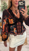 Cargar imagen en el visor de la galería, V-neck trendy multicolor top
