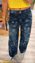 Load image into Gallery viewer, Floral jeans 23
