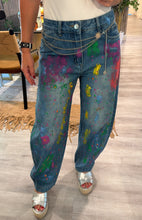 Load image into Gallery viewer, Painted barrel jeans

