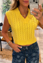 Cargar imagen en el visor de la galería, Everyday knit vest
