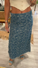 Cargar imagen en el visor de la galería, Denim long skirt
