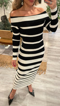 Load image into Gallery viewer, Sweater dress 24
