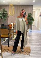 Load image into Gallery viewer, Metallic fashion cape
