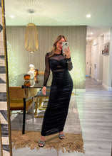 Cargar imagen en el visor de la galería, Long ruched shiny dress
