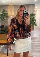 Cargar imagen en el visor de la galería, V-neck trendy multicolor top
