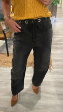 Load image into Gallery viewer, Baggy jeans
