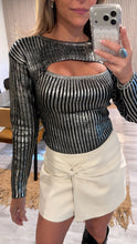 Cargar imagen en el visor de la galería, Metallic cut out sweater
