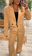 Cargar imagen en el visor de la galería, Cropped blazer and pants set
