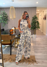 Cargar imagen en el visor de la galería, Capri style viral print jumpsuit
