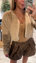 Load image into Gallery viewer, Cardigan fur cropped

