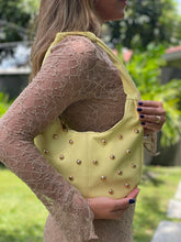 Cargar imagen en el visor de la galería, Butter yellow bag
