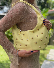Cargar imagen en el visor de la galería, Butter yellow bag
