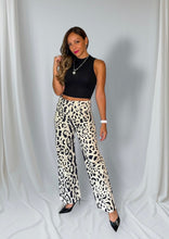 Load image into Gallery viewer, Leopard jeans
