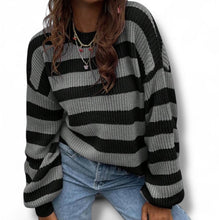 Cargar imagen en el visor de la galería, Striped sweater
