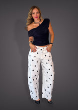 Cargar imagen en el visor de la galería, Fashion outfits barrel jeans in Miami florida
