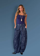 Load image into Gallery viewer, Paisley boho pants printed denim
