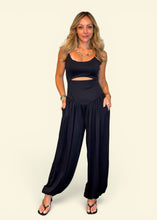 Cargar imagen en el visor de la galería, Cut out jumpsuit elastane stretch for woman in miami florida usa
