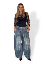Load image into Gallery viewer, Street style jeans
