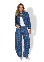 Load image into Gallery viewer, Relaxed denim jeans
