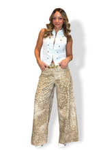 Cargar imagen en el visor de la galería, Bambi deer ciervo jeans with Napoleon vest for women
