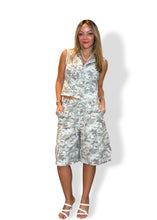 Load image into Gallery viewer, Camo bermuda shorts
