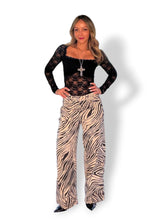 Load image into Gallery viewer, Zebra stretchy jeans
