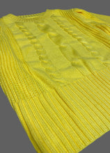 Cargar imagen en el visor de la galería, Yellow cropped sweater
