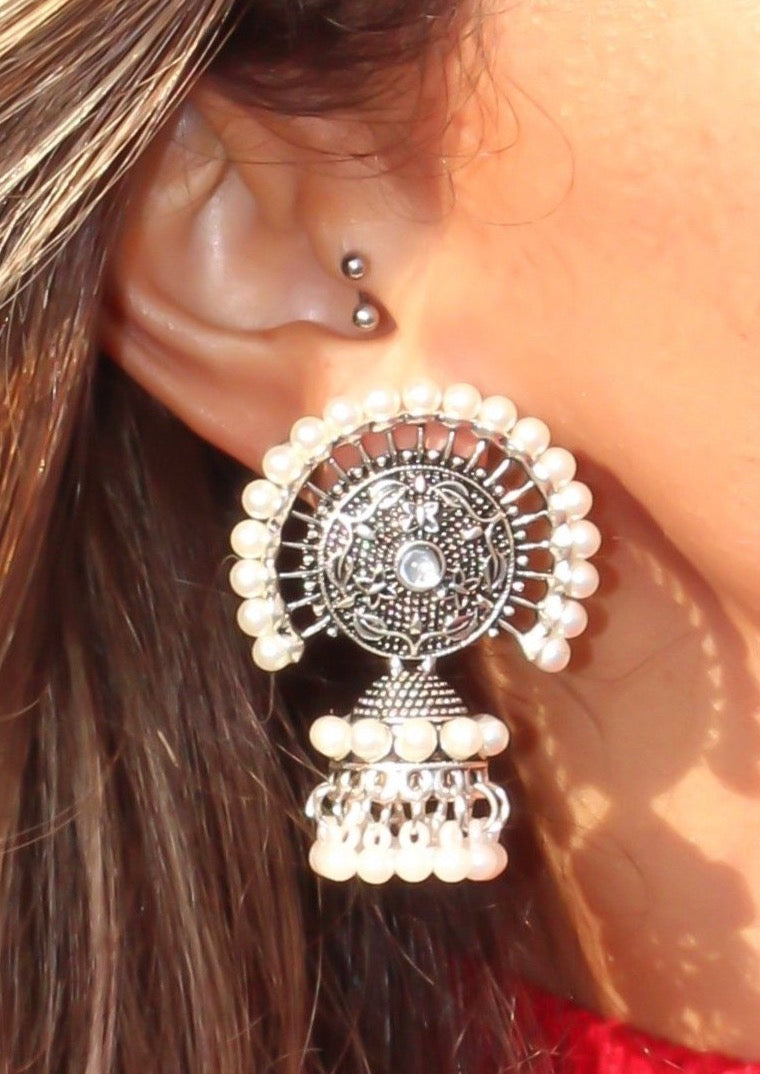 Pearl bell antique earring